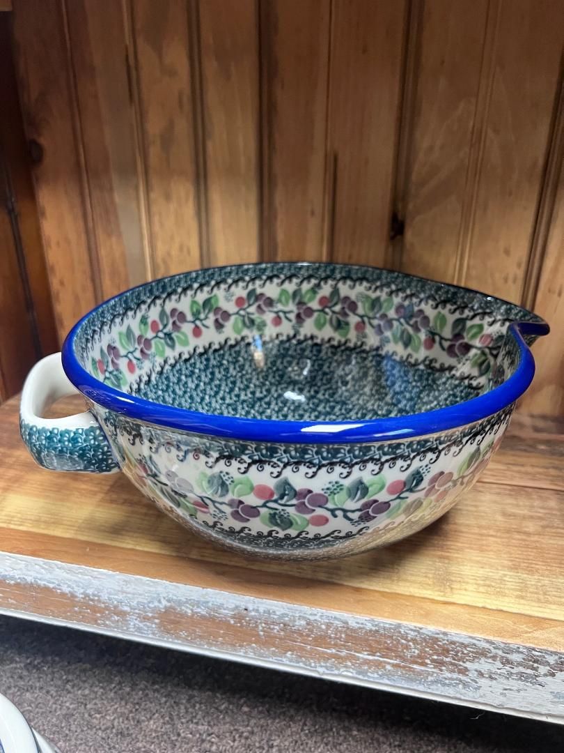 Burg. Berry Green Batter Bowl Lg. 2 Qt