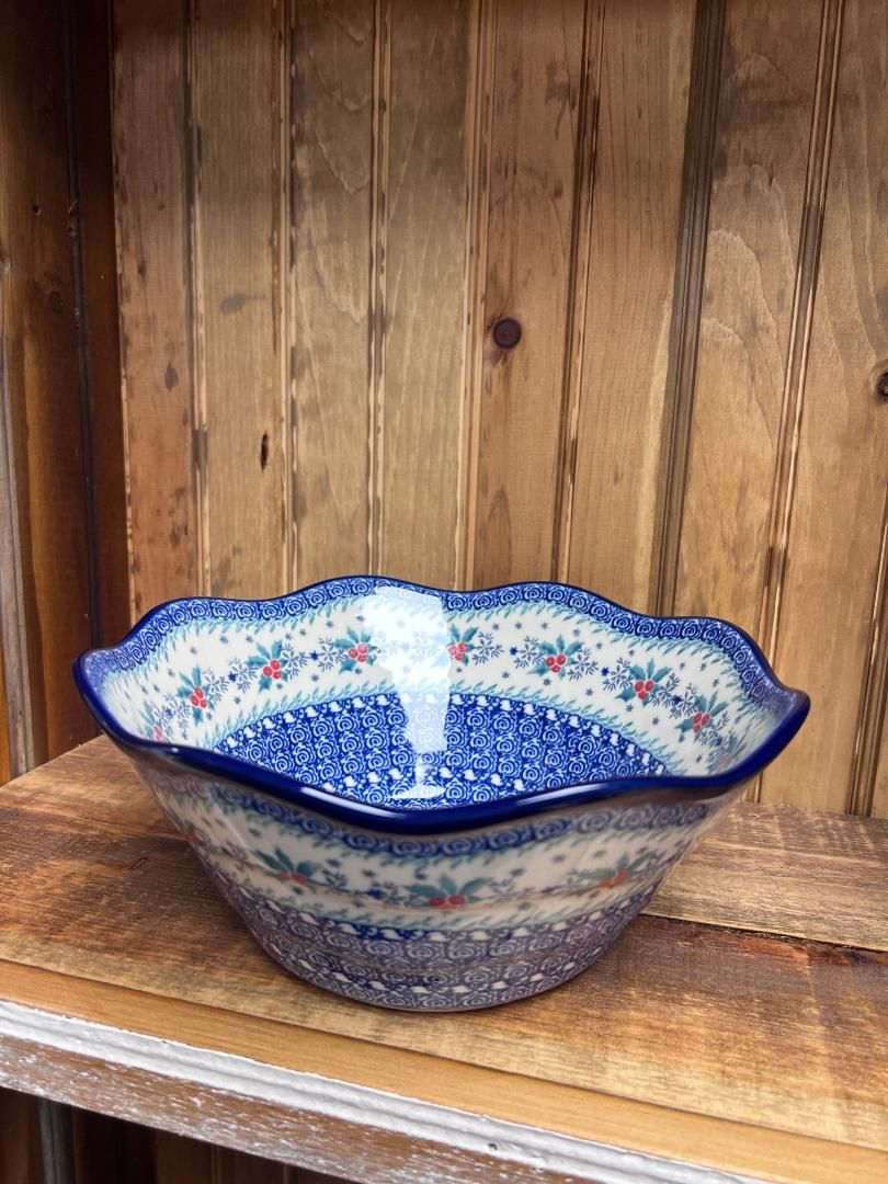 Winter Holly Bowl Wavy Edge Medium 10"
