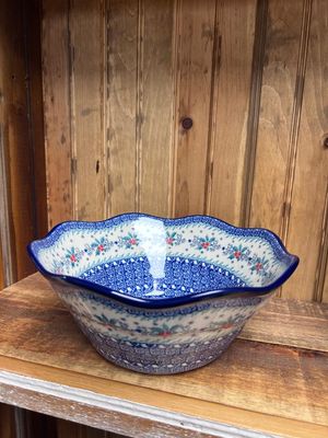 Winter Holly Bowl Wavy Edge Medium 10"
