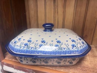 Clover Fields Baker Covered Casserole 9.5"