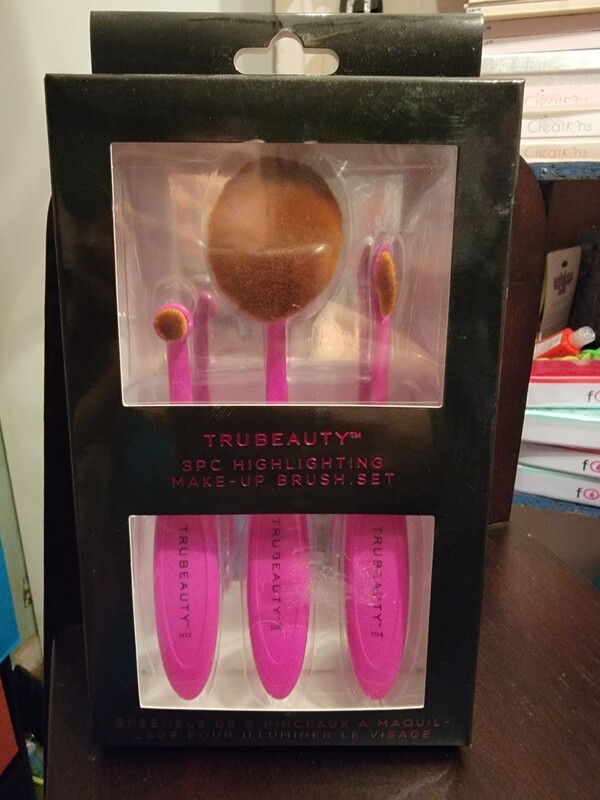 3 pc Highlighting Make-Up Brush Set