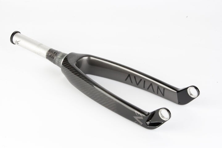 Avian Versus Tapered Carbon Fork