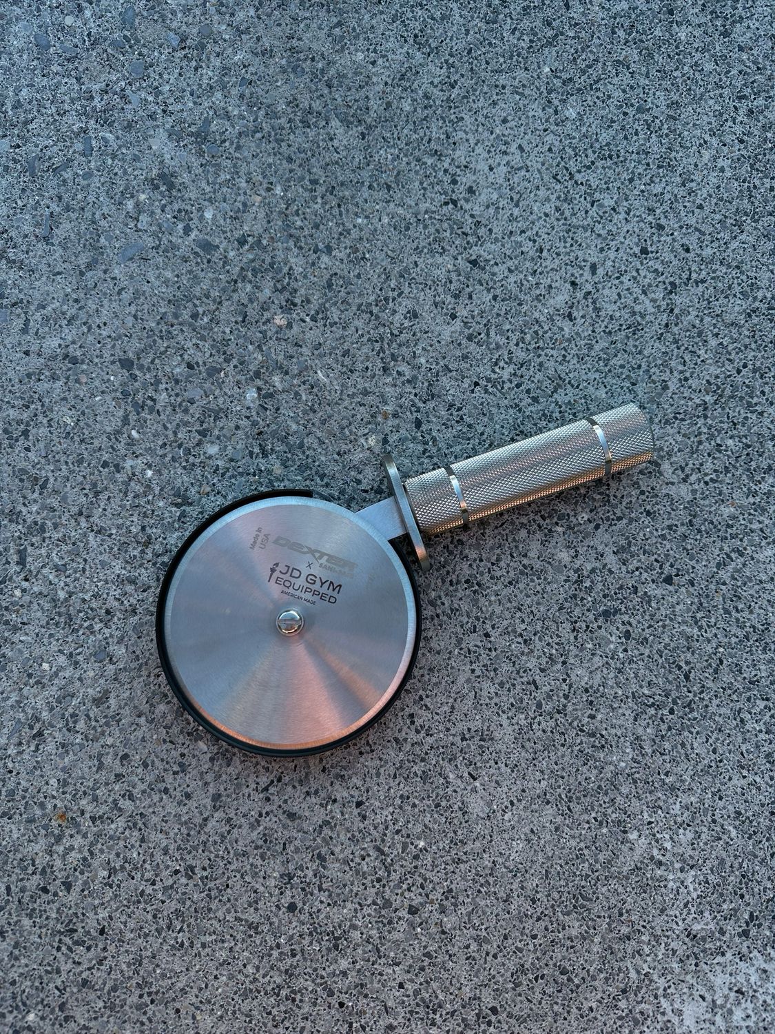 Knurled Stainless Pizza Cutter