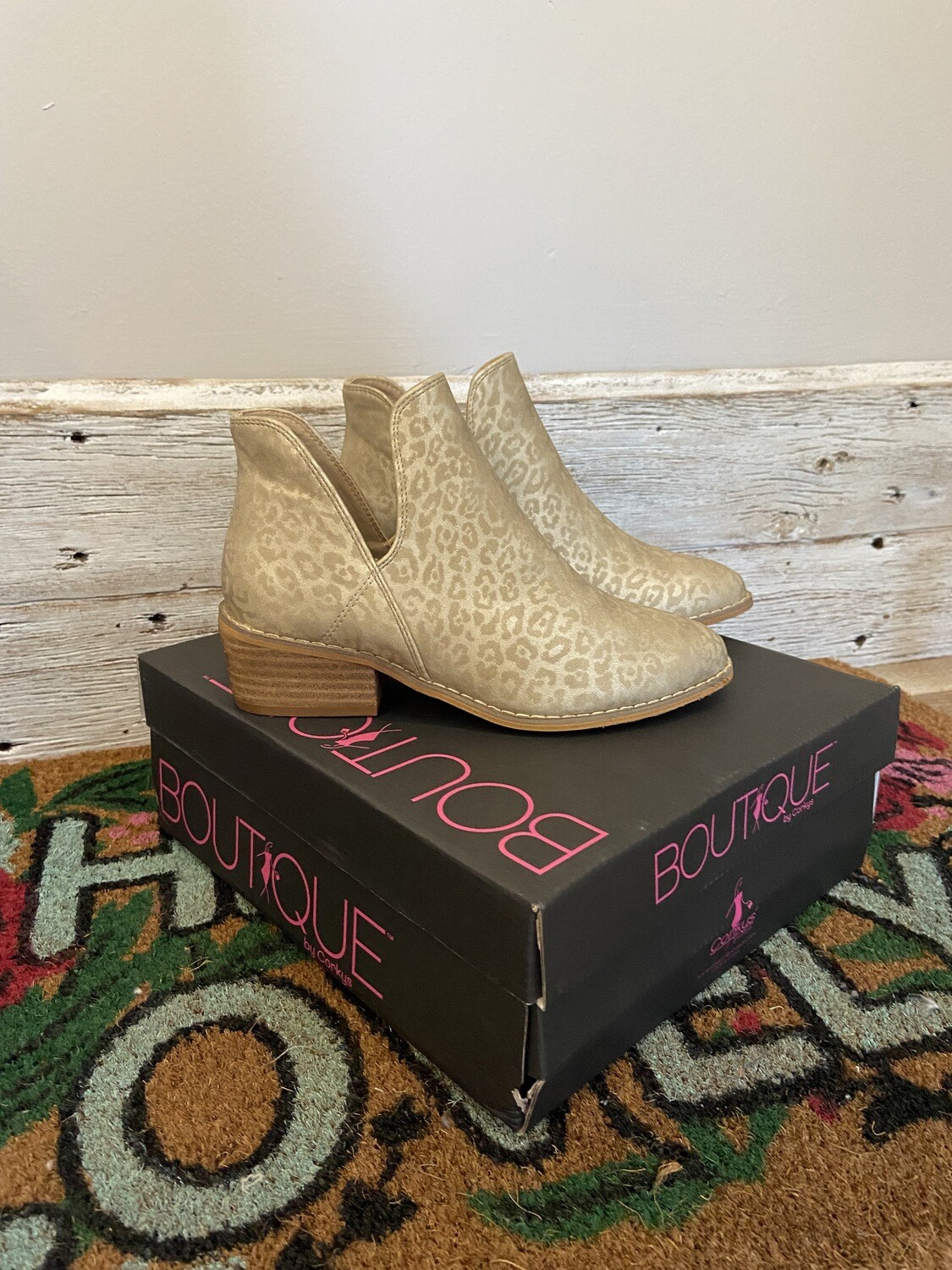 Gold Detailed Bootie