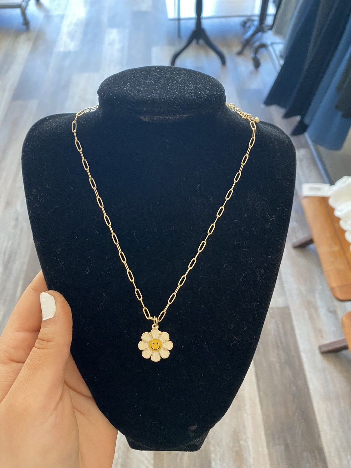 White Smiley Flower Necklace 