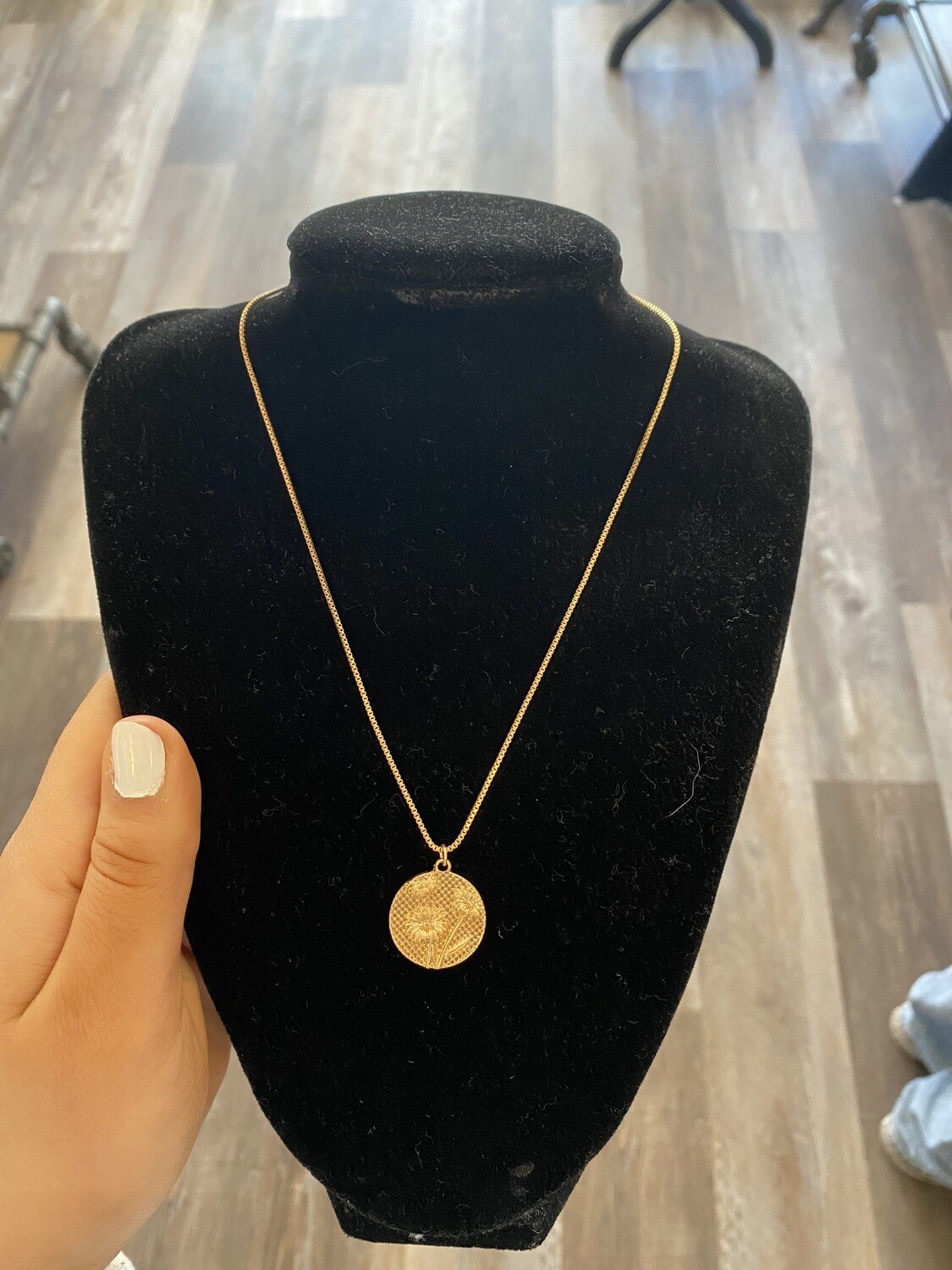 Circle Flower Necklace