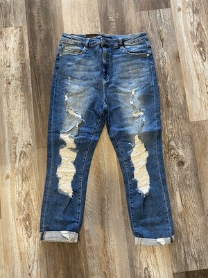Distressed Roll Up Skinny +