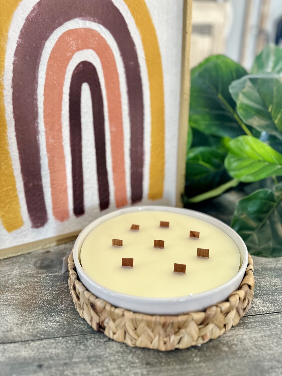 Water Hyacinth Round Candle