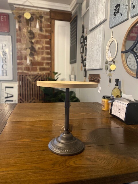 Adjustable Iron Server, Size: Small