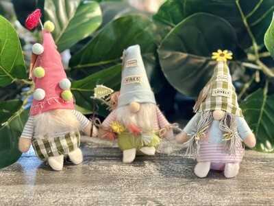 Flower Gnome Sitters