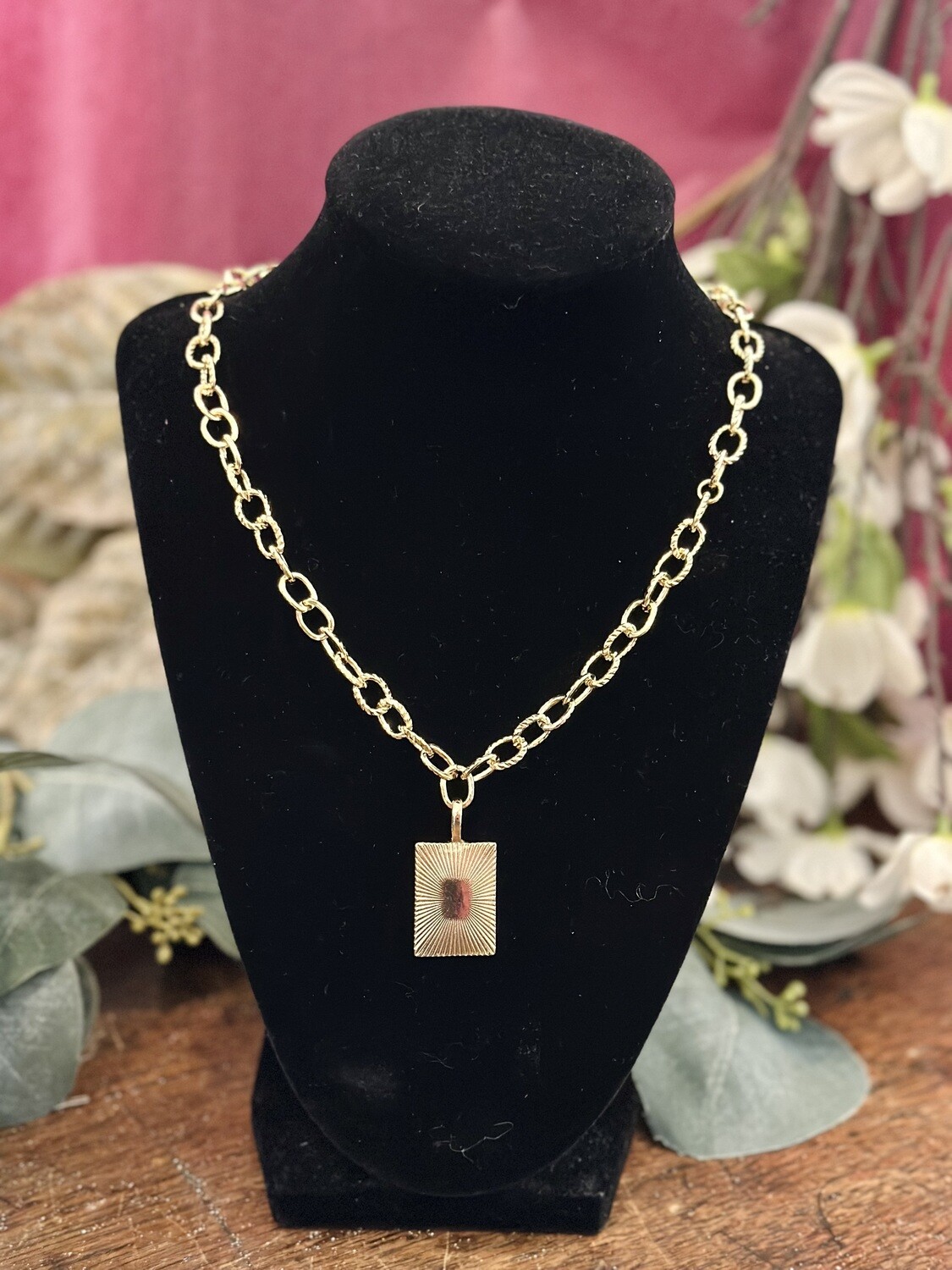 Chain Necklace With Rectange Pendant