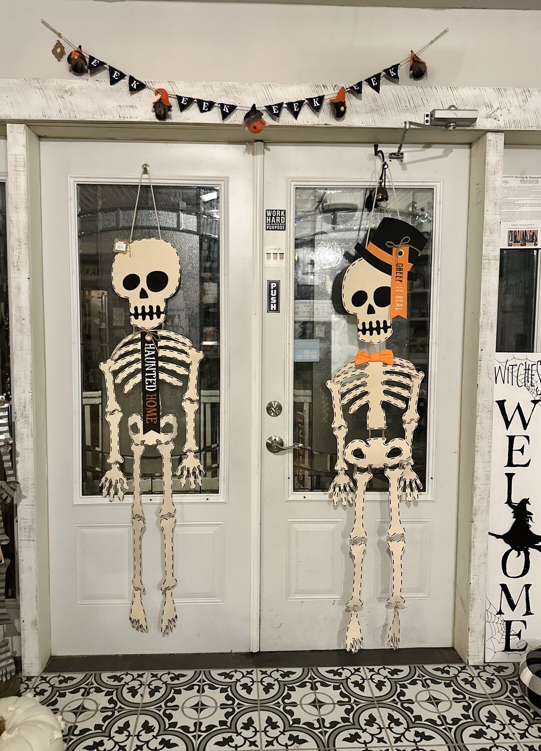 Skeleton Door Hanger