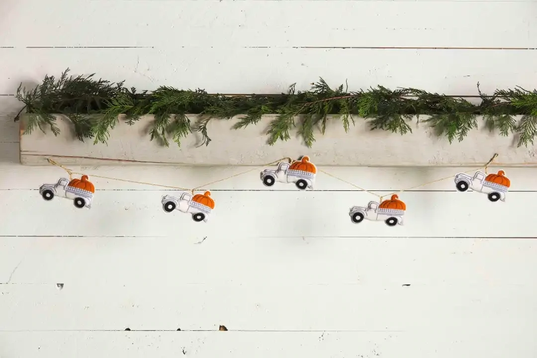 Pumpkin Truck Felt Garland