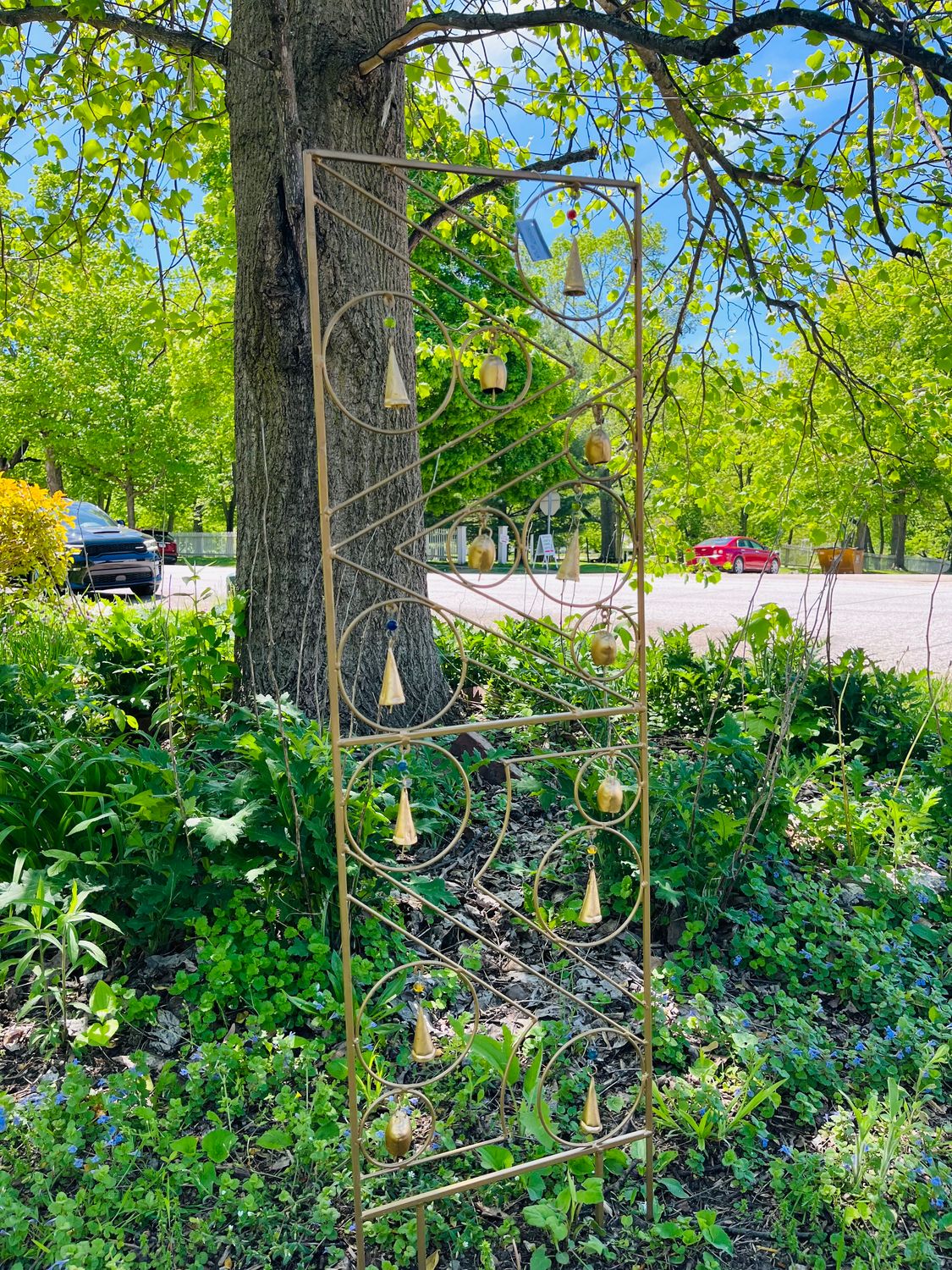 Modern Screen Garden Stake Metal
