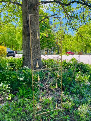 Modern Screen Garden Stake Metal