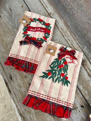 Christmas Ruffle Towels