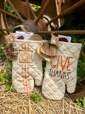 Thanksgiving Oven Mitt &amp; Towel Set