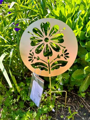 Gold Flower Stakes