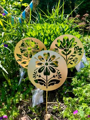 Gold Flower Stakes