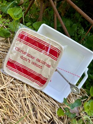Holiday Baker and Trivet Set