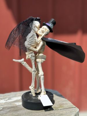 Boo Skeleton Couple