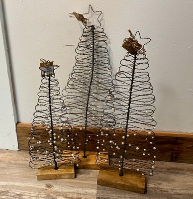 Beaded Wire Tree Sitter