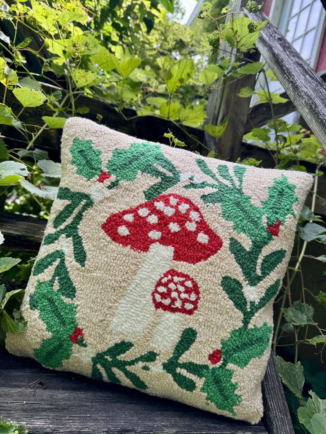 Mushroom 18x18&quot; Pillow