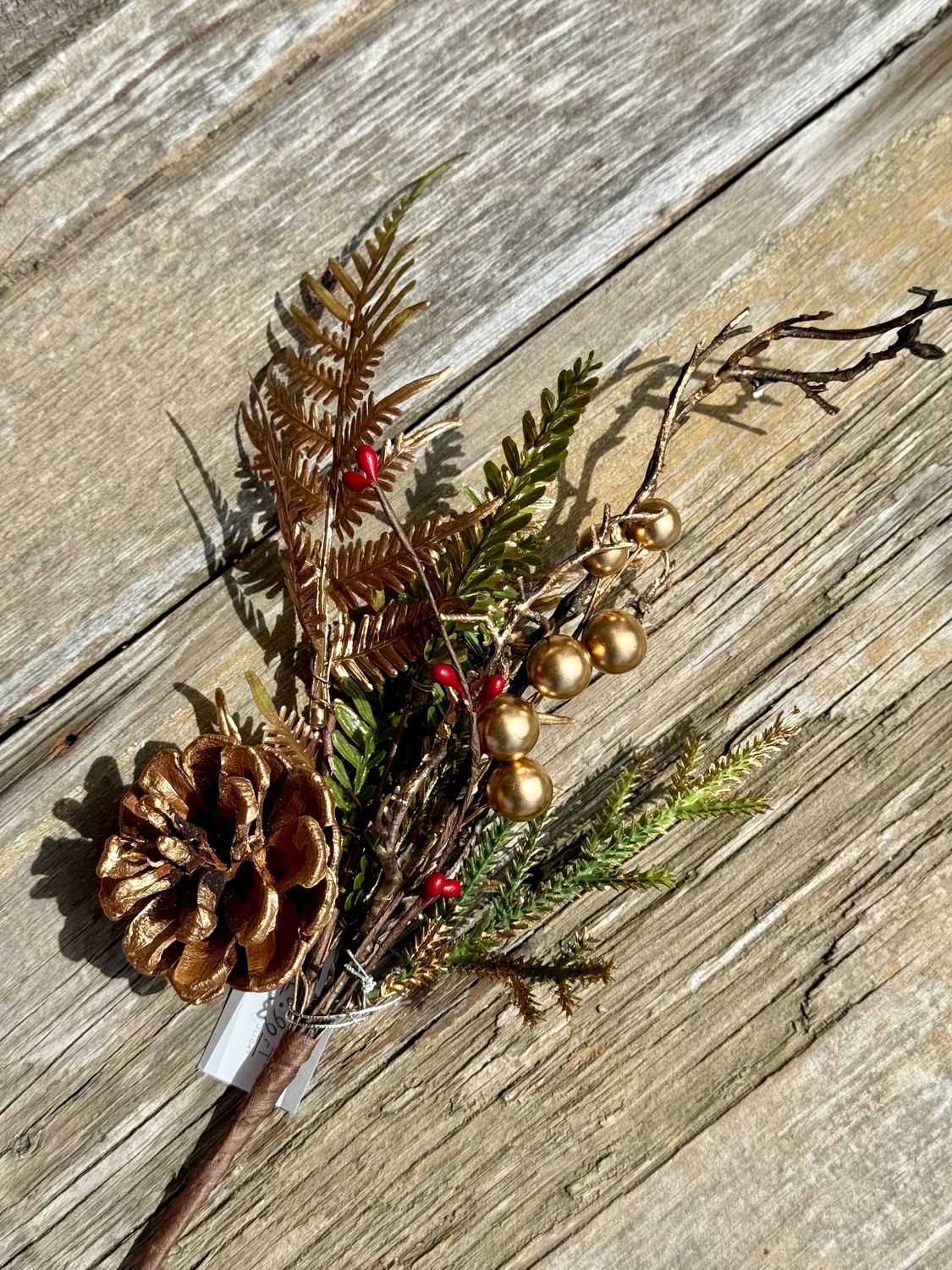 Mixed Greens &amp; Pinecones