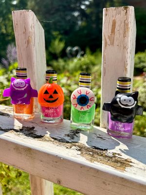 Glow Halloween Nail Polish &amp; Light Up Ring Set