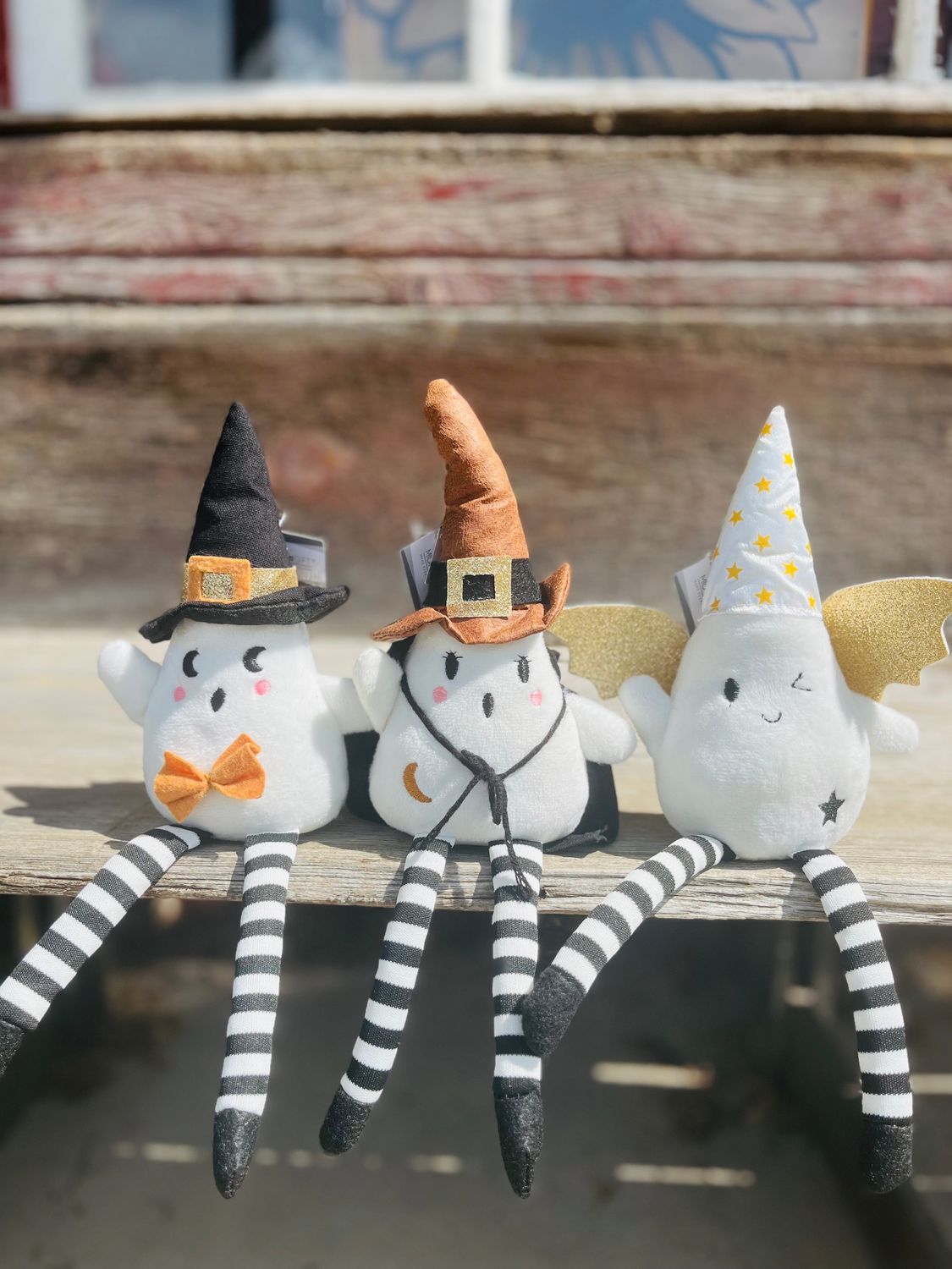 White Ghost Shelf Sitter
