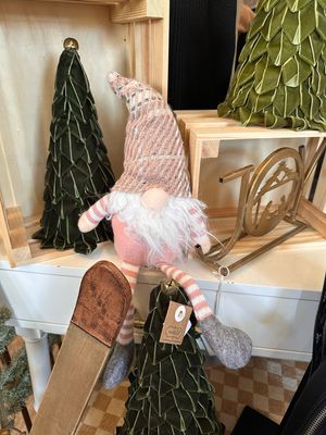 Blush Gnome Shelf Sitter