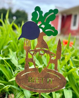 Gnome Garden Veggie Stakes