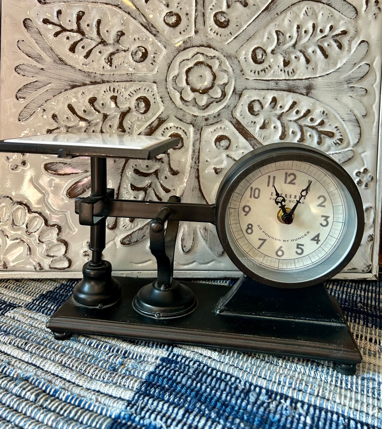 Black Scale Clock