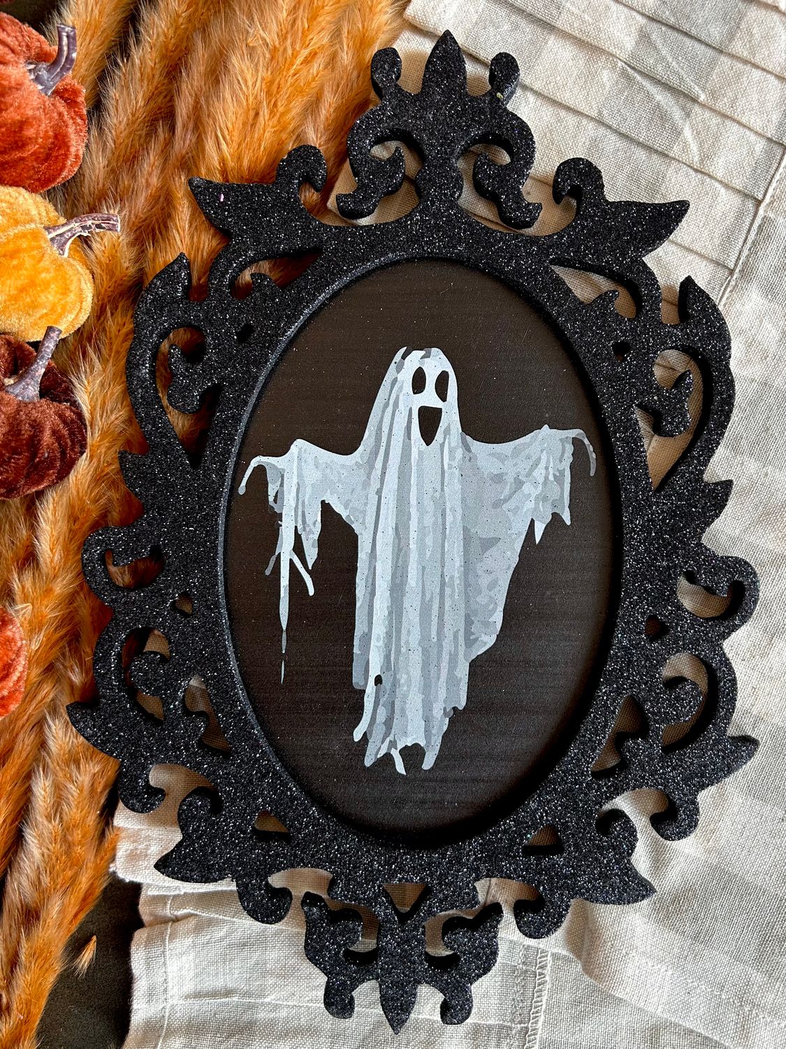 Spooky Ghost Wall Decor