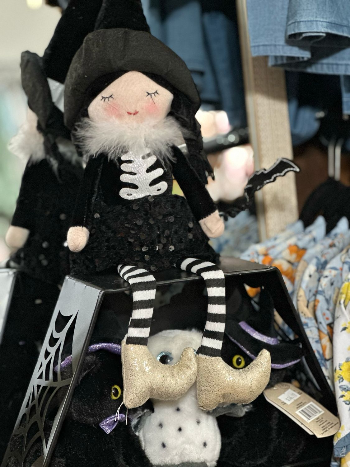 Witch Shelf Sitter