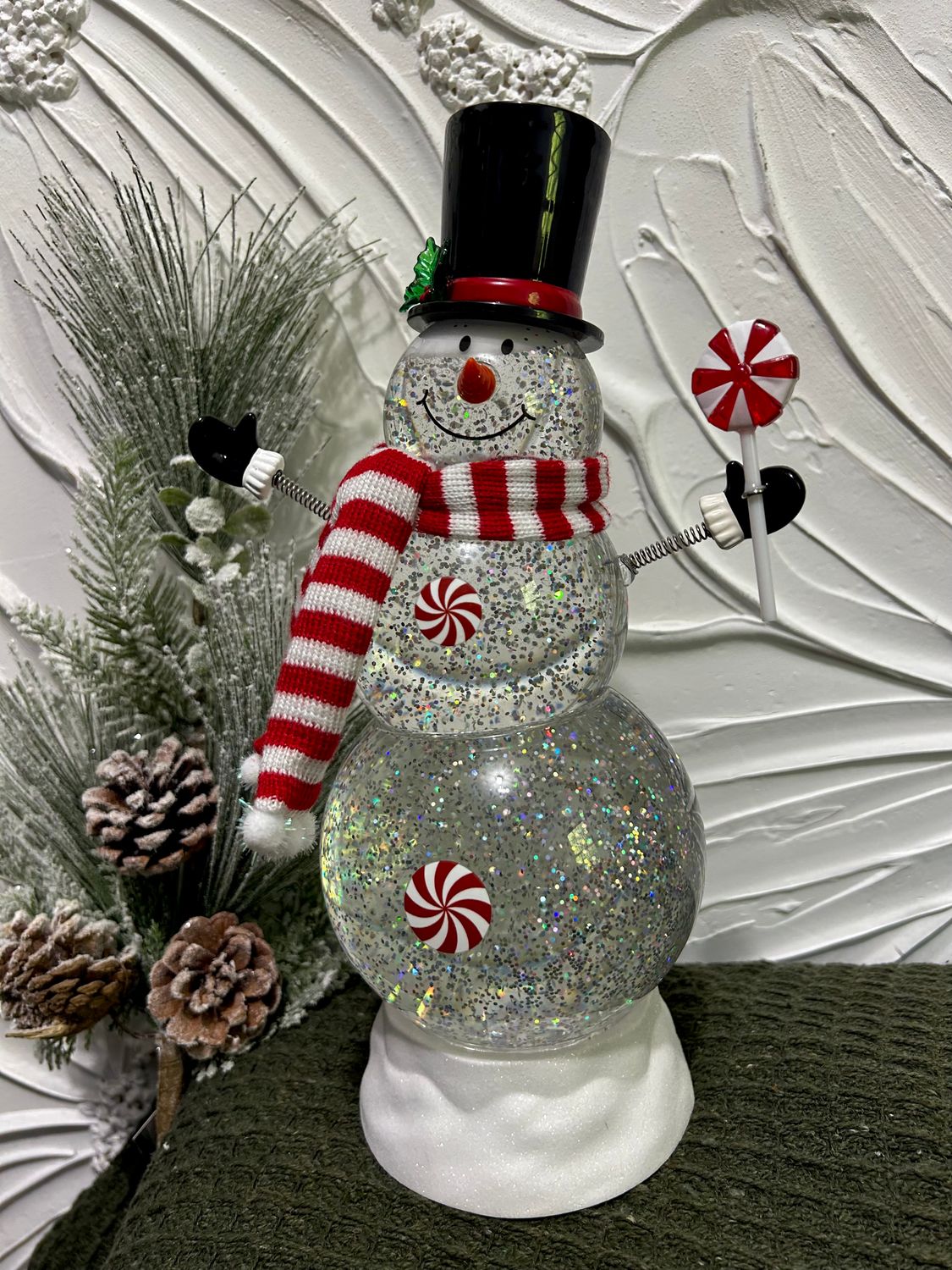Peppermint Snowman Globe LED