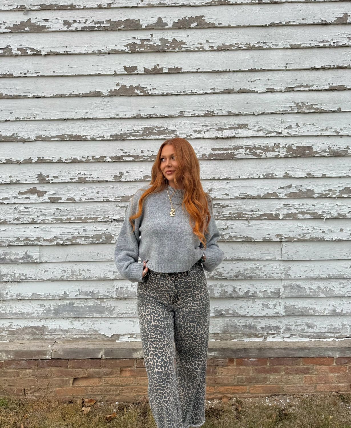 Round Neck Simple Sweater Round Neck Simple Sweater