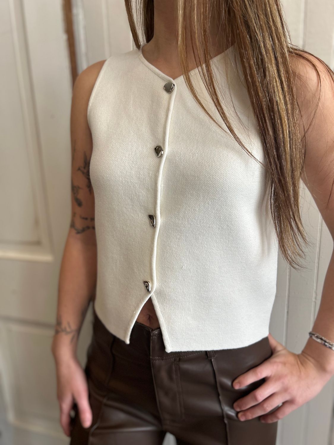 Metal Button Detail Knit Vest