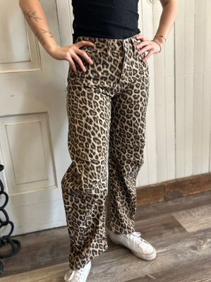 Leopard Barrel Jeans