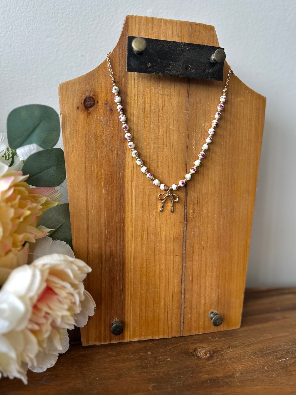 Gold Half Pink Floral Beaded Bow Necklace Gold Half Pink Floral Beaded Bow Necklace