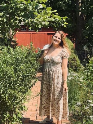 Curvy Floral Toile Short Sleeve Midi Dress Curvy Floral Toile Short Sleeve Midi Dress