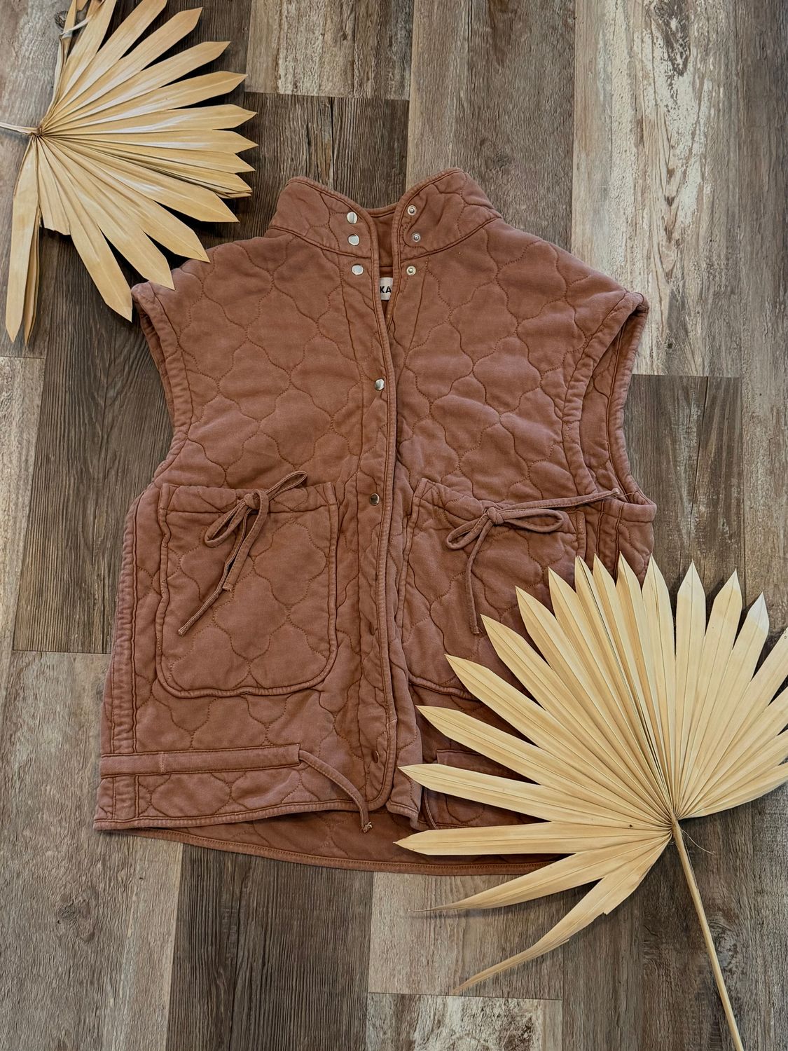 Brown Sleeveless Quilted Vest Brown Sleeveless Quilted Vest