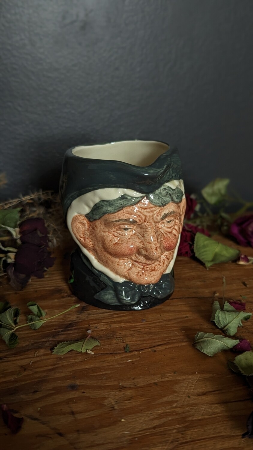 granny small creamer/mug