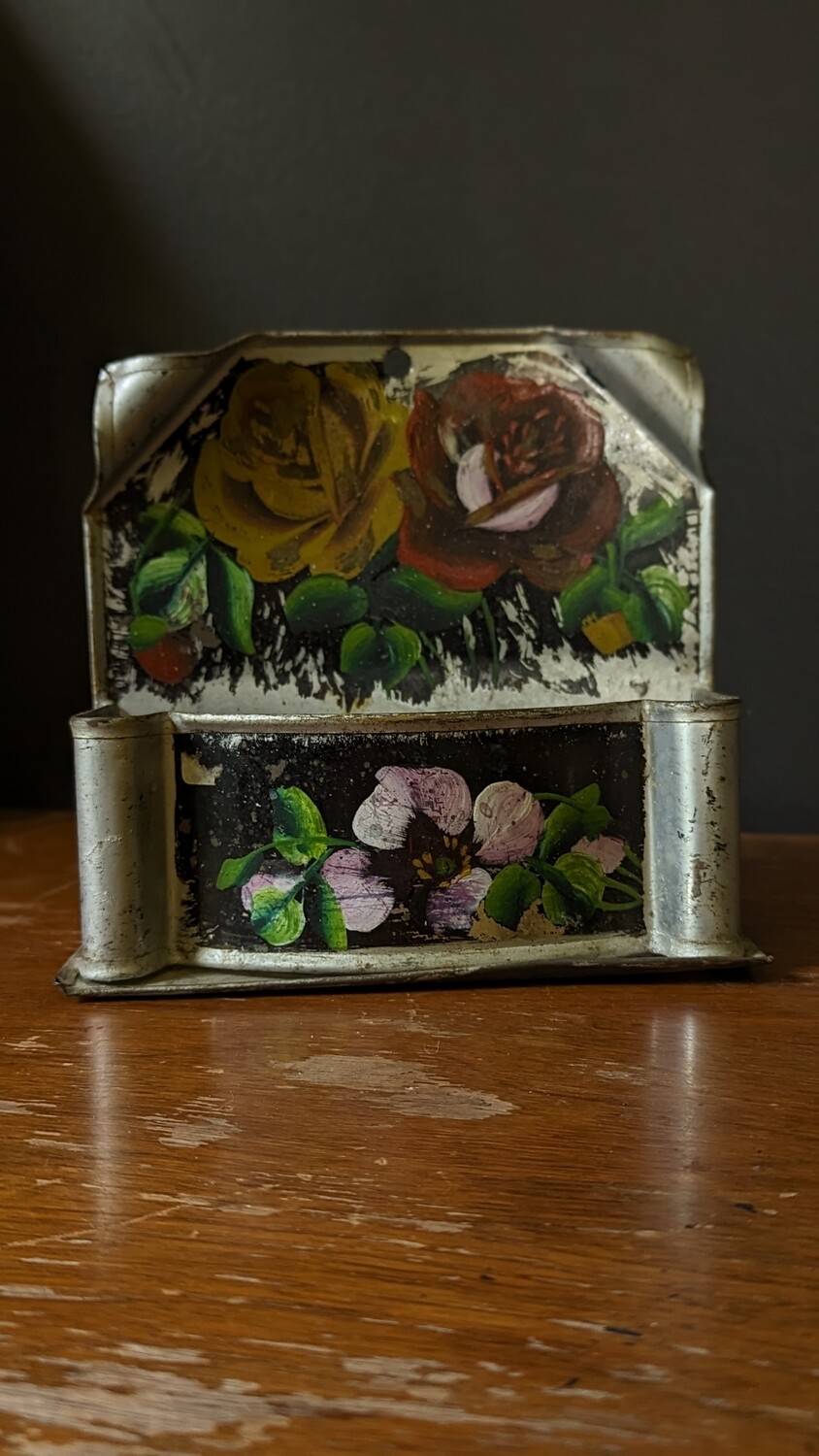 Metal wall pocket