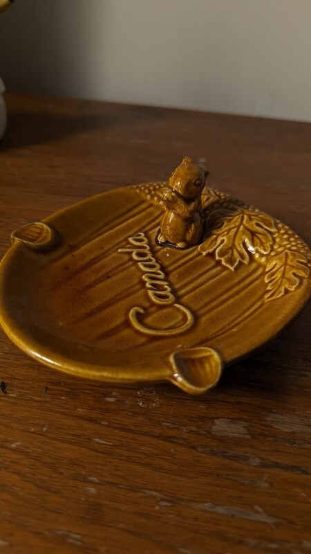 Canada squirrel dish