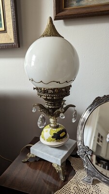 Small round lamp with crystals