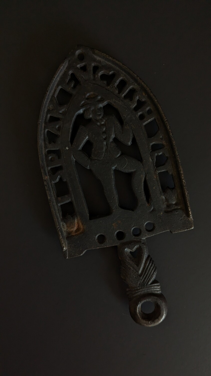 I speak english yet iron trivet