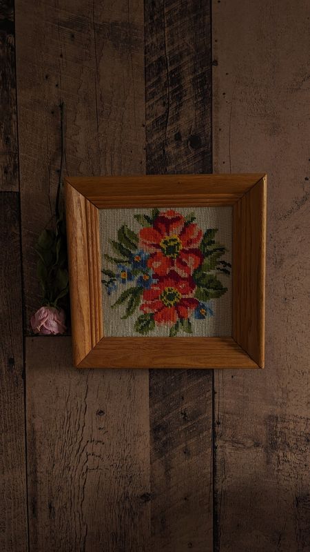 Flower needlepoint