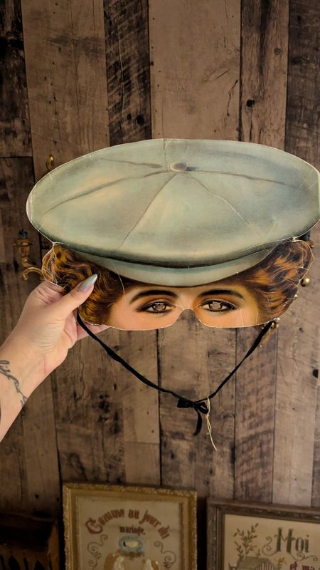 Madame tussaud&#39;s paper mask