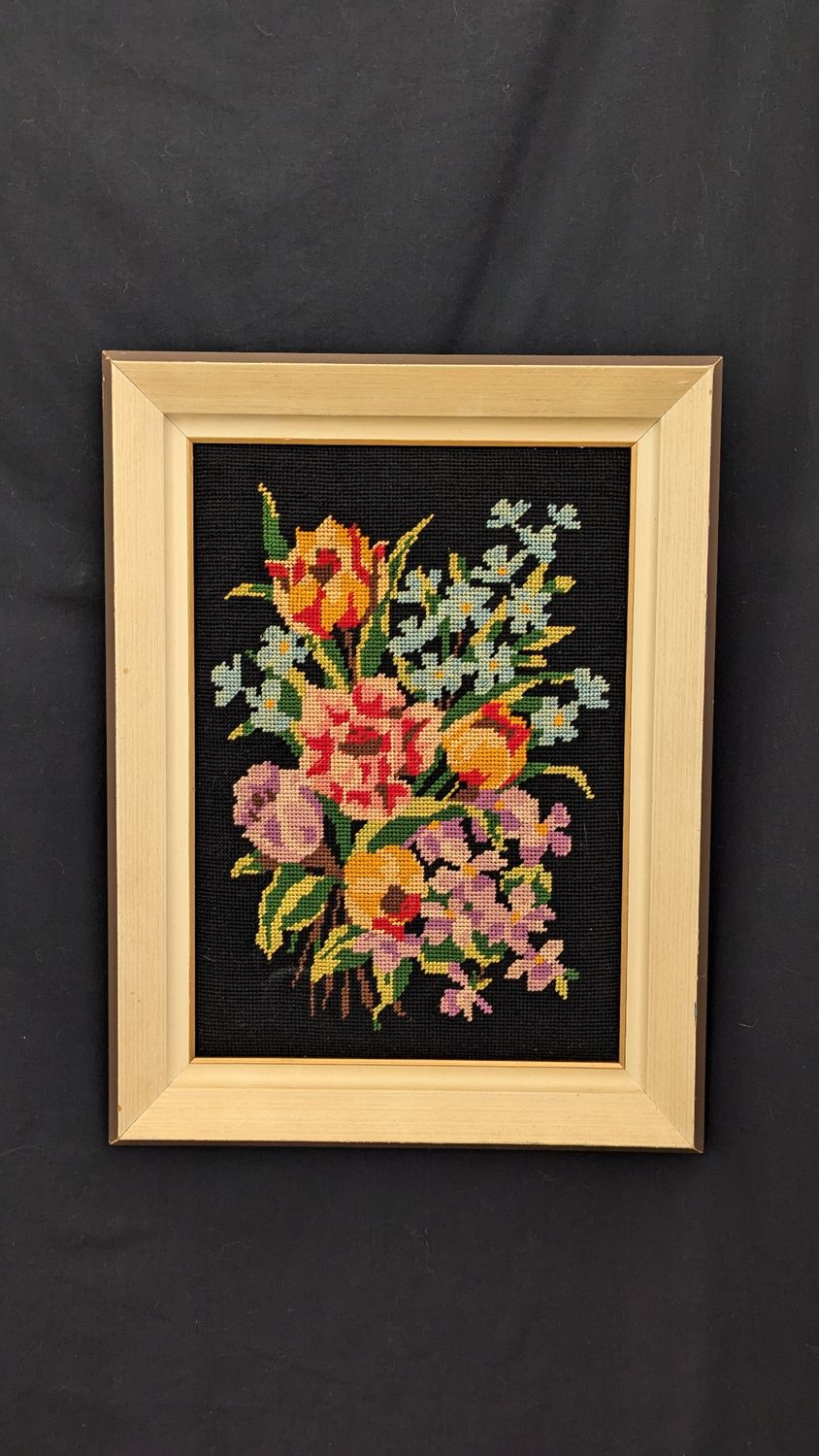 Flower bouquet needlepoint